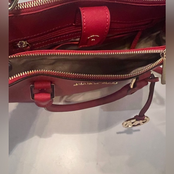 NWOT Michael Kors Satchel with top handles and adjustable removable strap - Picture 5 of 7